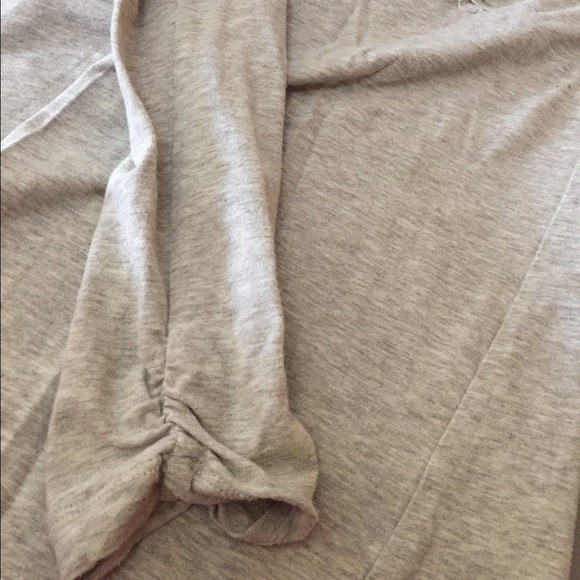 Cabi Long Sleeve Stretch Top - Picture 3 of 4